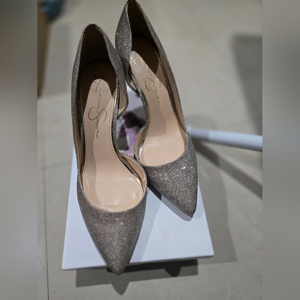 Jessica Simpson heels gold 9.5